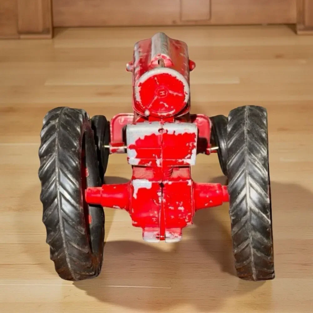 Antique Metal 1950s Hubley Red McCormick Farmall Tractor 1:64